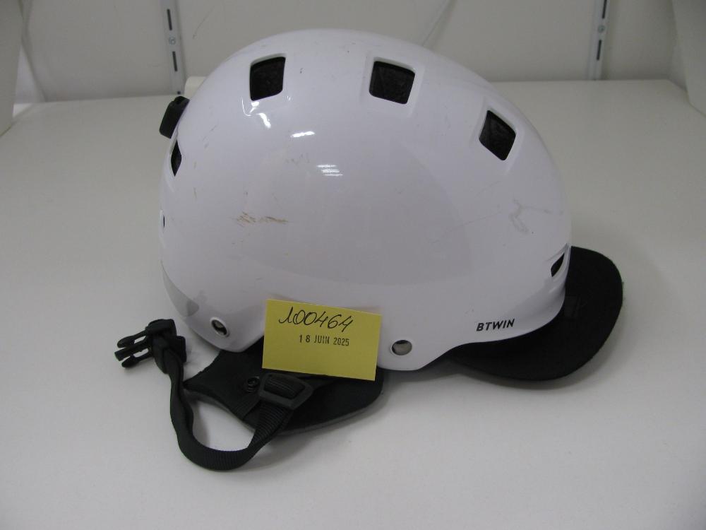 Objets divers : N° 2025003702 Trouvé(e) le : Wed Jun 18 00:00:00 CEST 2025