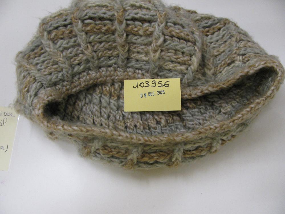 Vêtements, chaussures, accessoires : N° 2025007194 Trouvé(e) le : Wed Dec 10 00:00:00 CET 2025