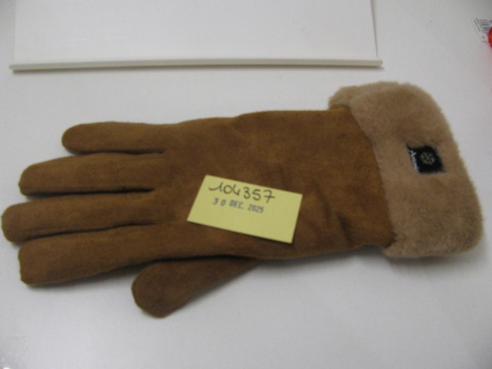 Vêtements, chaussures, accessoires : N° 2025007595 Trouvé(e) le : Tue Dec 30 00:00:00 CET 2025